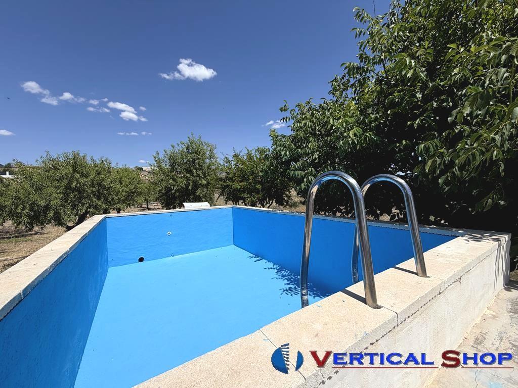 For rent of chalet in Caudete