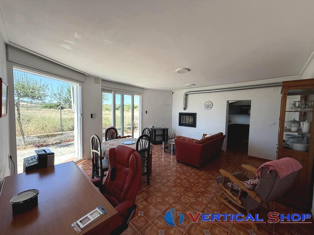For rent of chalet in Caudete