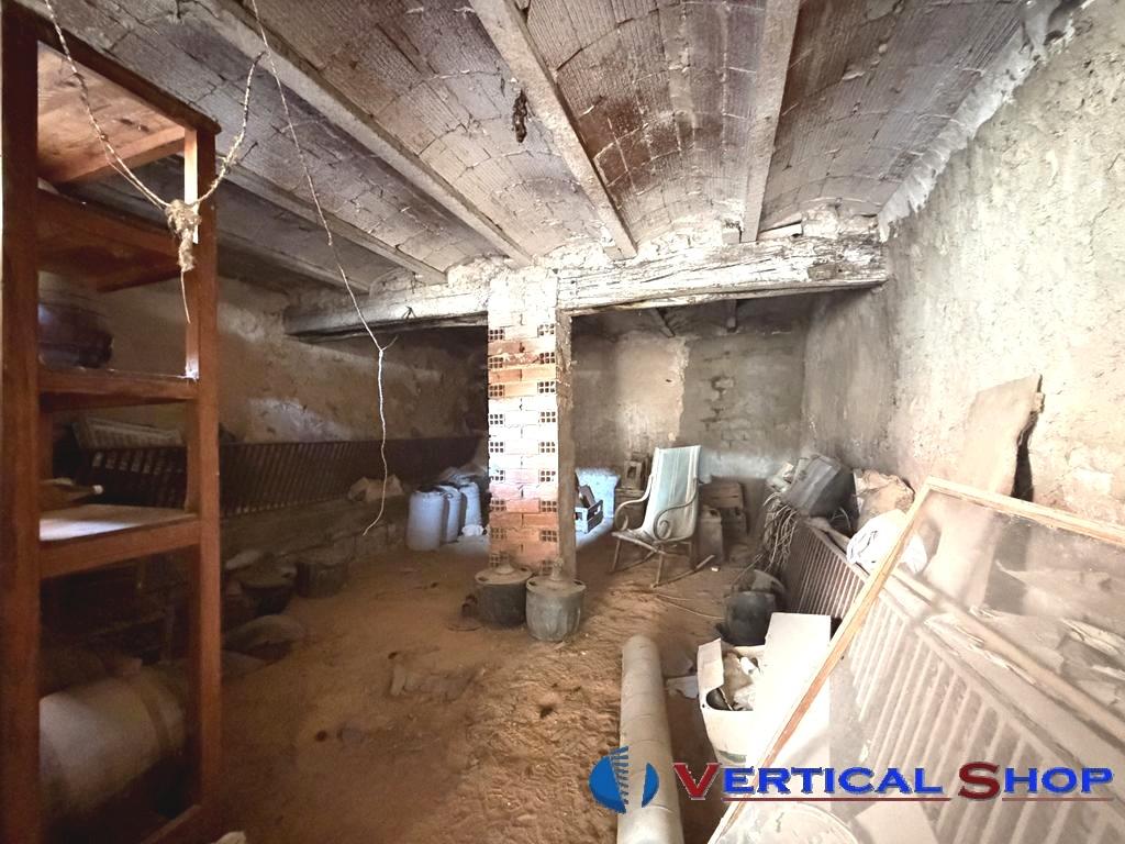 For sale of house in Caudete