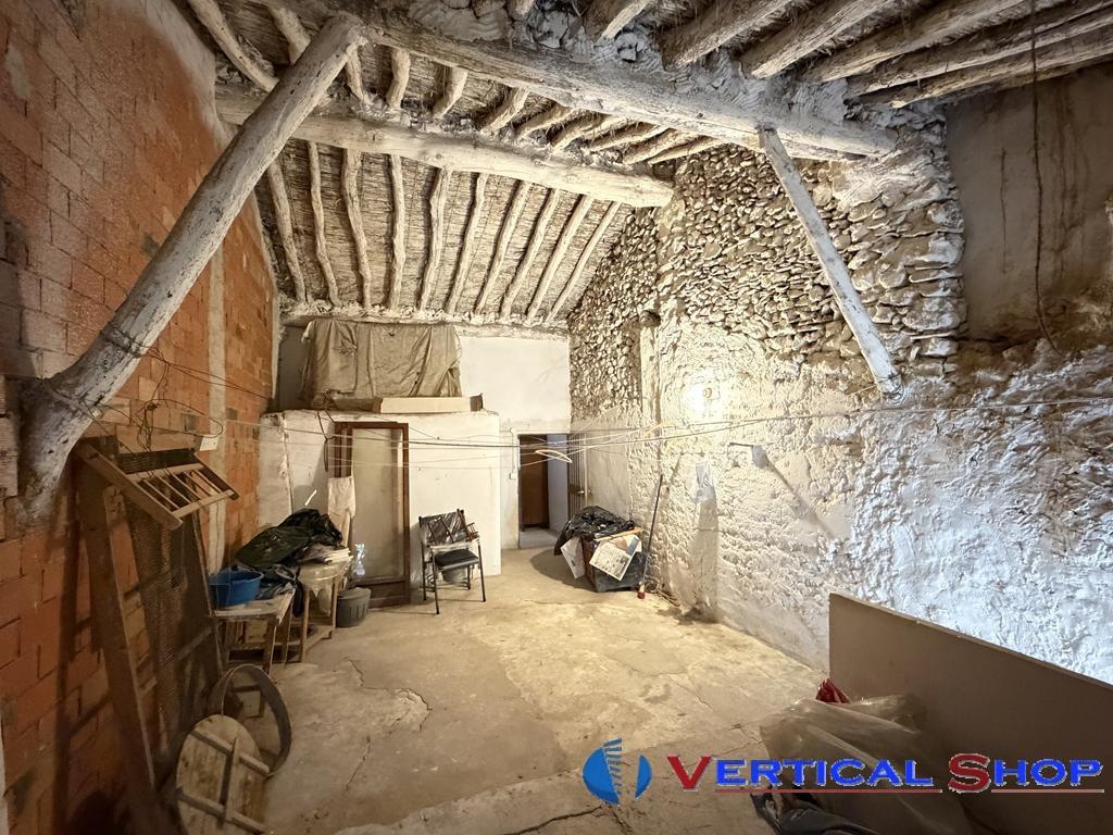 For sale of house in Caudete