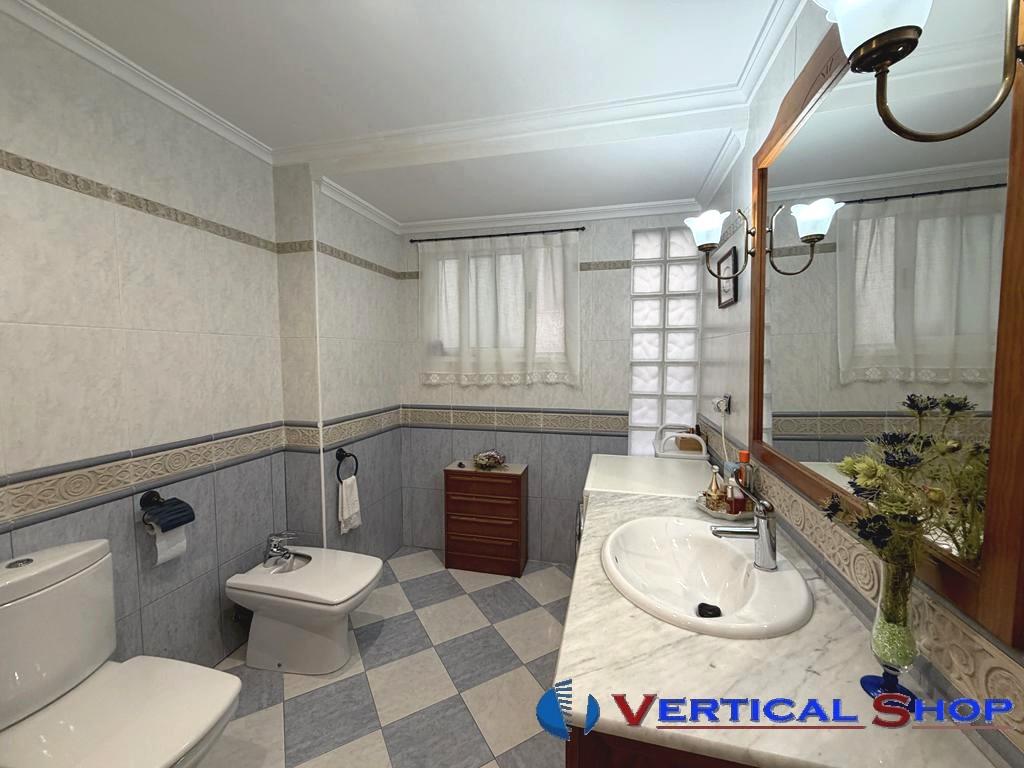 For sale of house in Villena