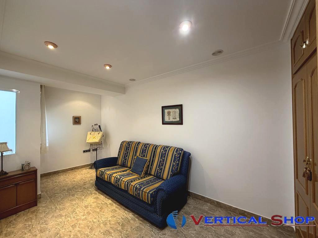 For sale of house in Villena