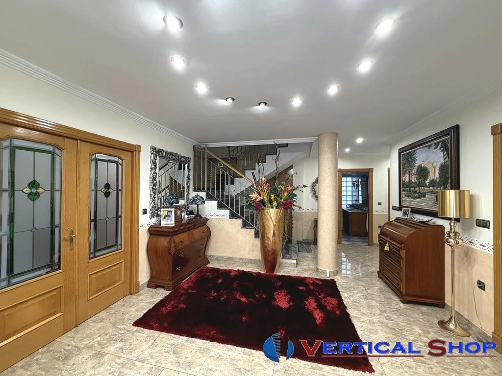 For sale of house in Villena
