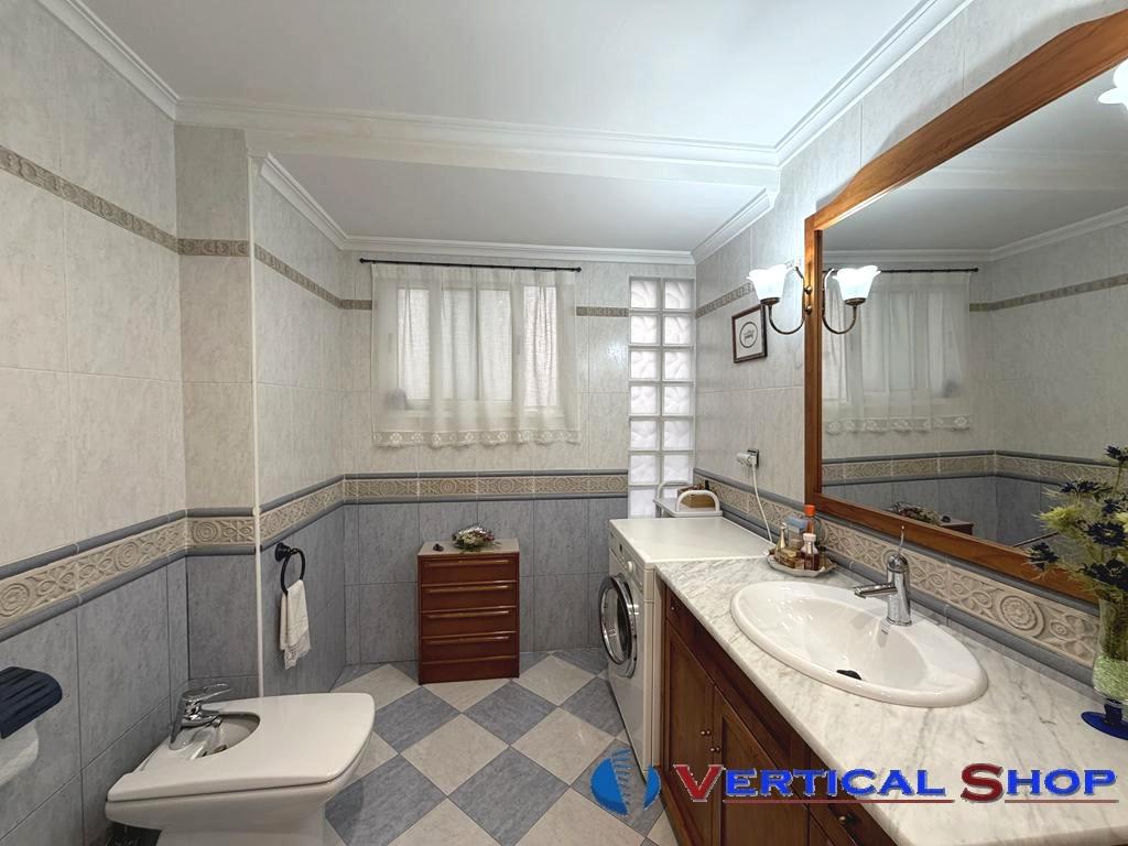 For sale of house in Villena