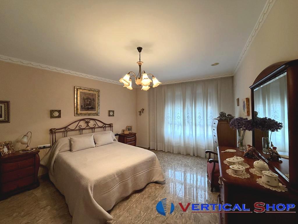 For sale of house in Villena