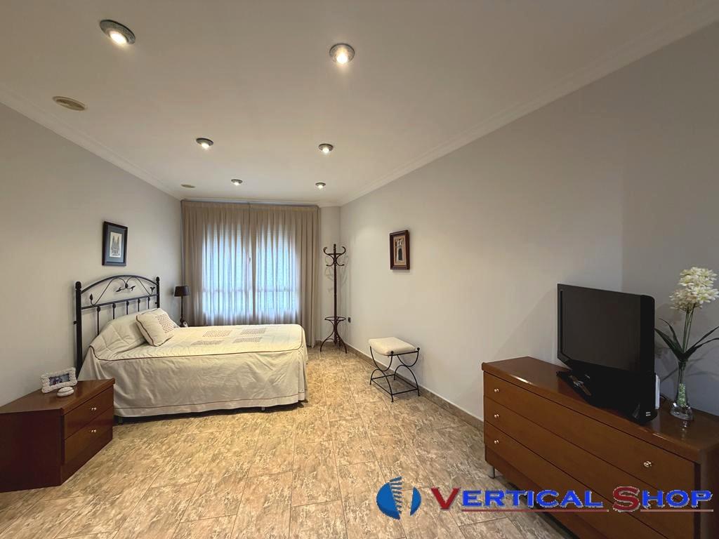 For sale of house in Villena
