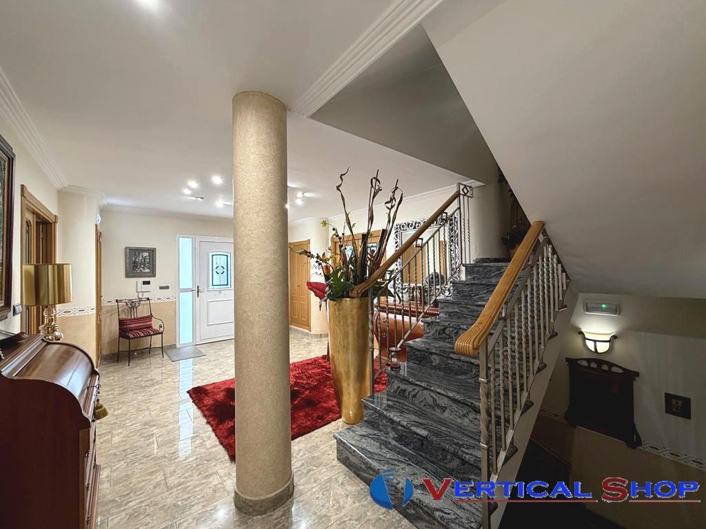For sale of house in Villena