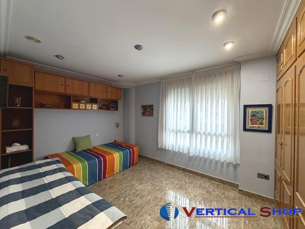 For sale of house in Villena