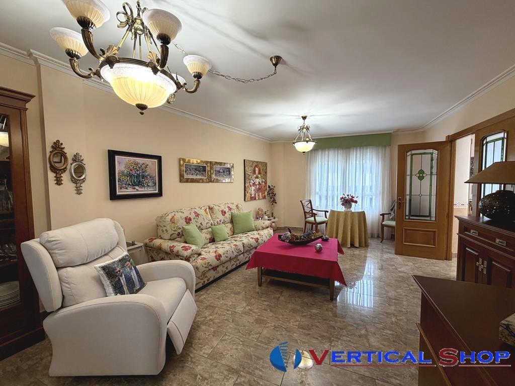 For sale of house in Villena