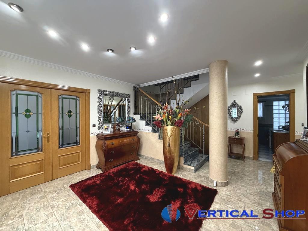 For sale of house in Villena