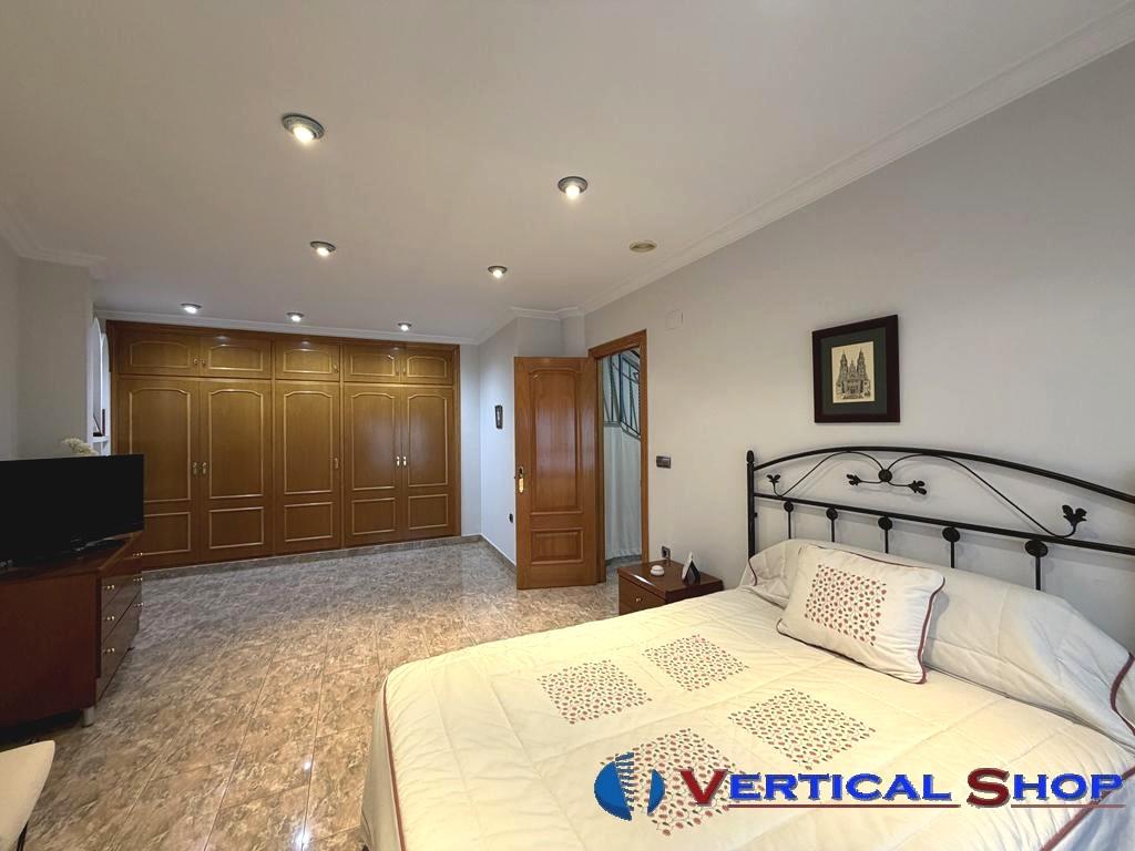 For sale of house in Villena