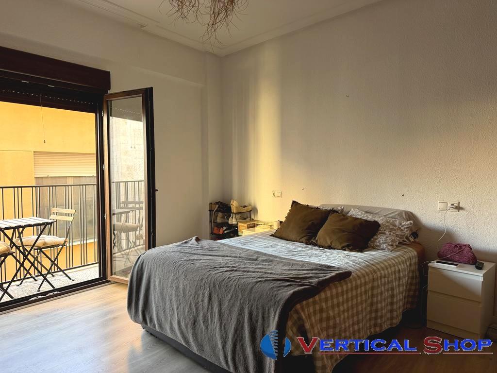 For sale of flat in Villena