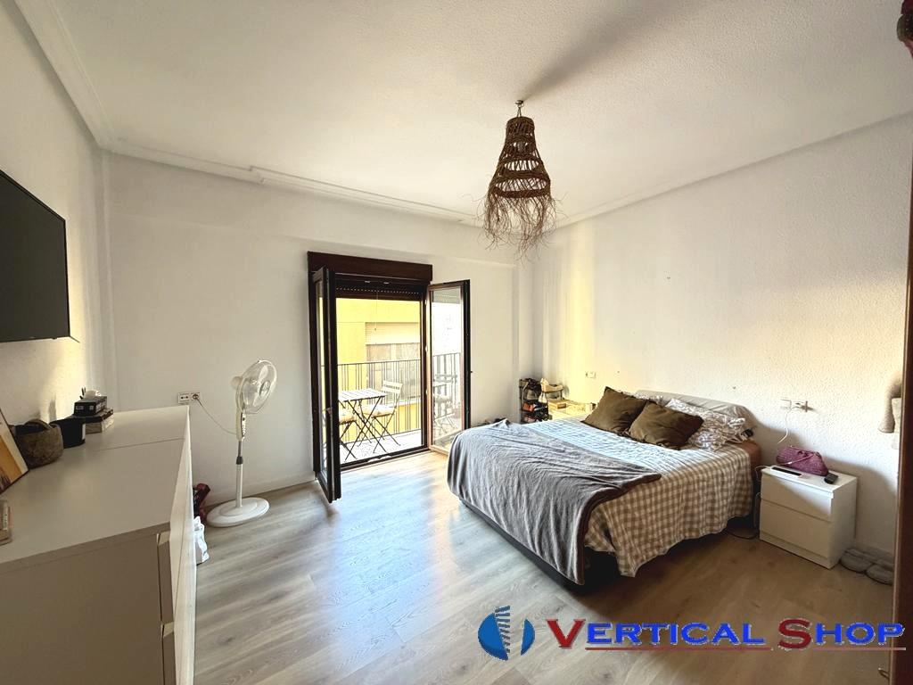 For sale of flat in Villena
