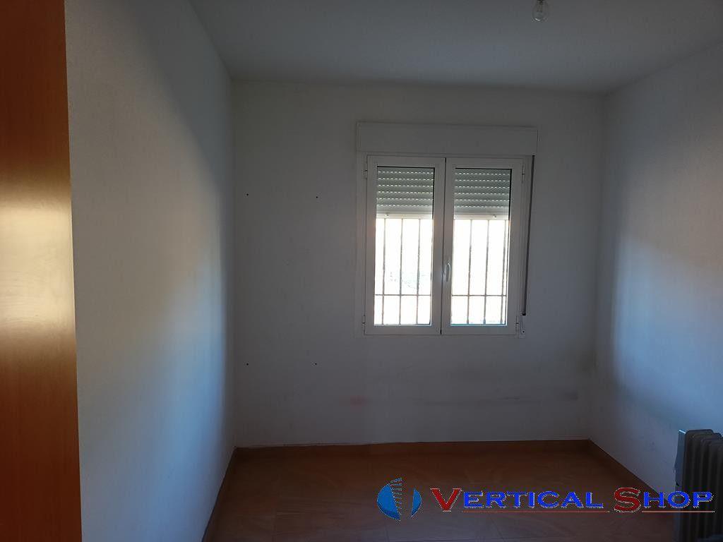 For sale of chalet in Caudete
