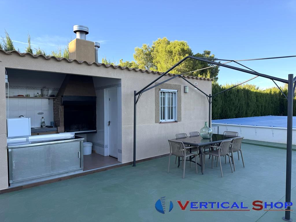 For sale of chalet in Caudete