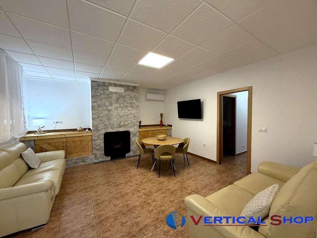 For sale of chalet in Caudete