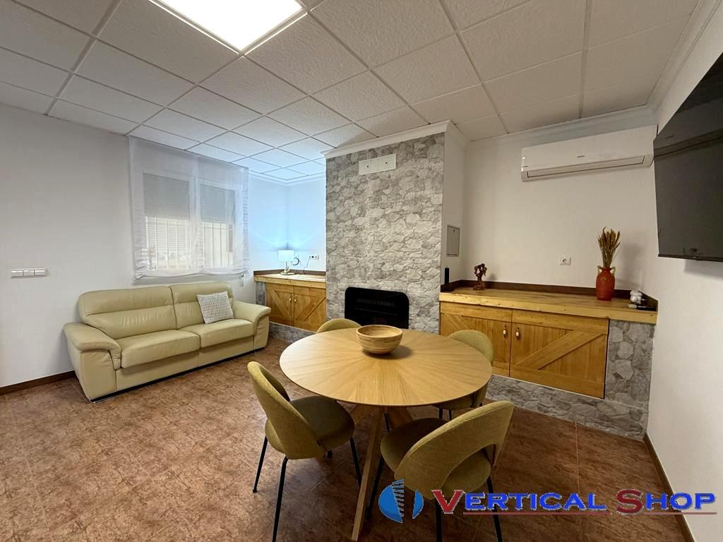 For sale of chalet in Caudete