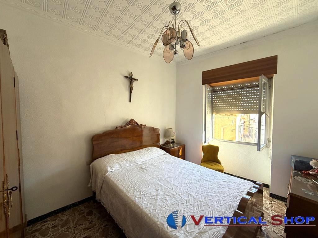 For sale of house in Caudete
