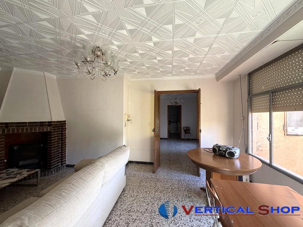 For sale of house in Caudete