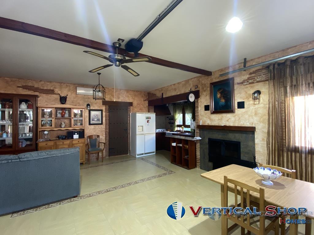 For sale of chalet in Caudete