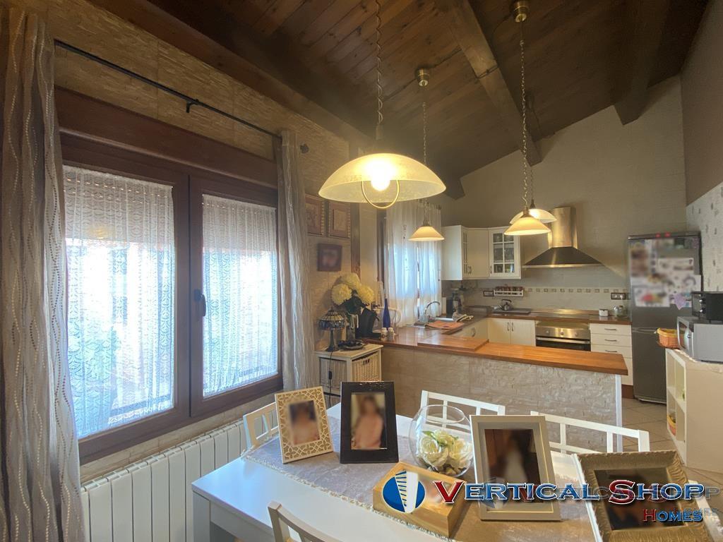 For sale of chalet in Caudete