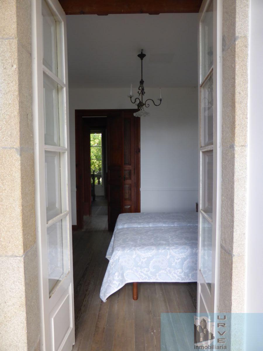 For sale of house in Vilagarcía de Arousa