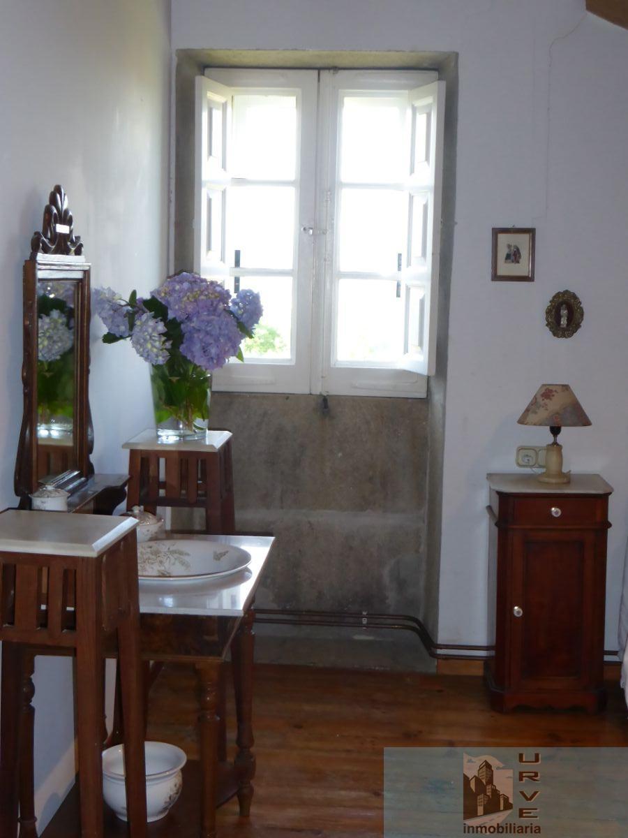 For sale of house in Vilagarcía de Arousa