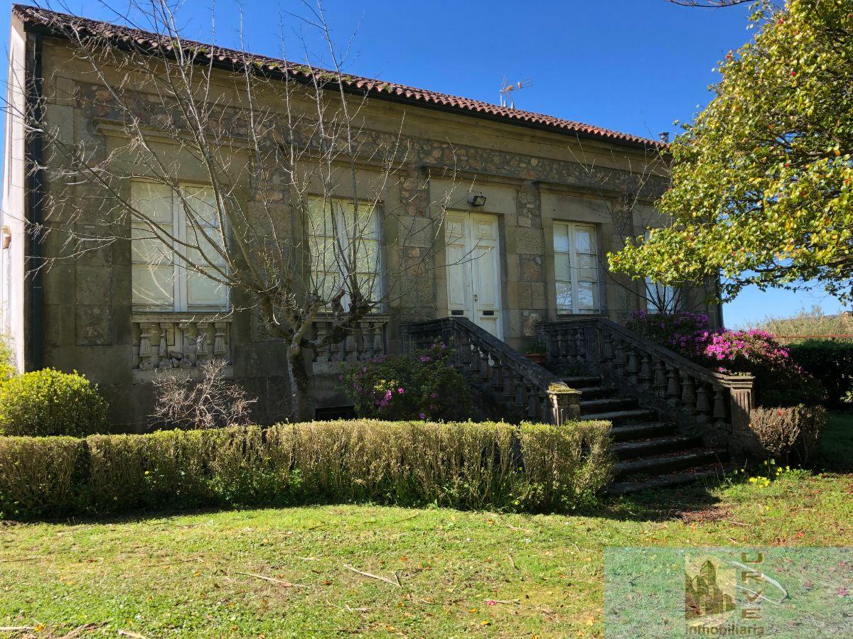 For sale of house in Vilagarcía de Arousa