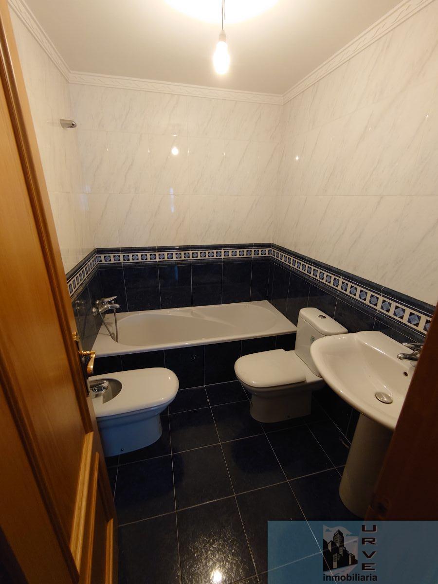 For sale of flat in Santiago de Compostela