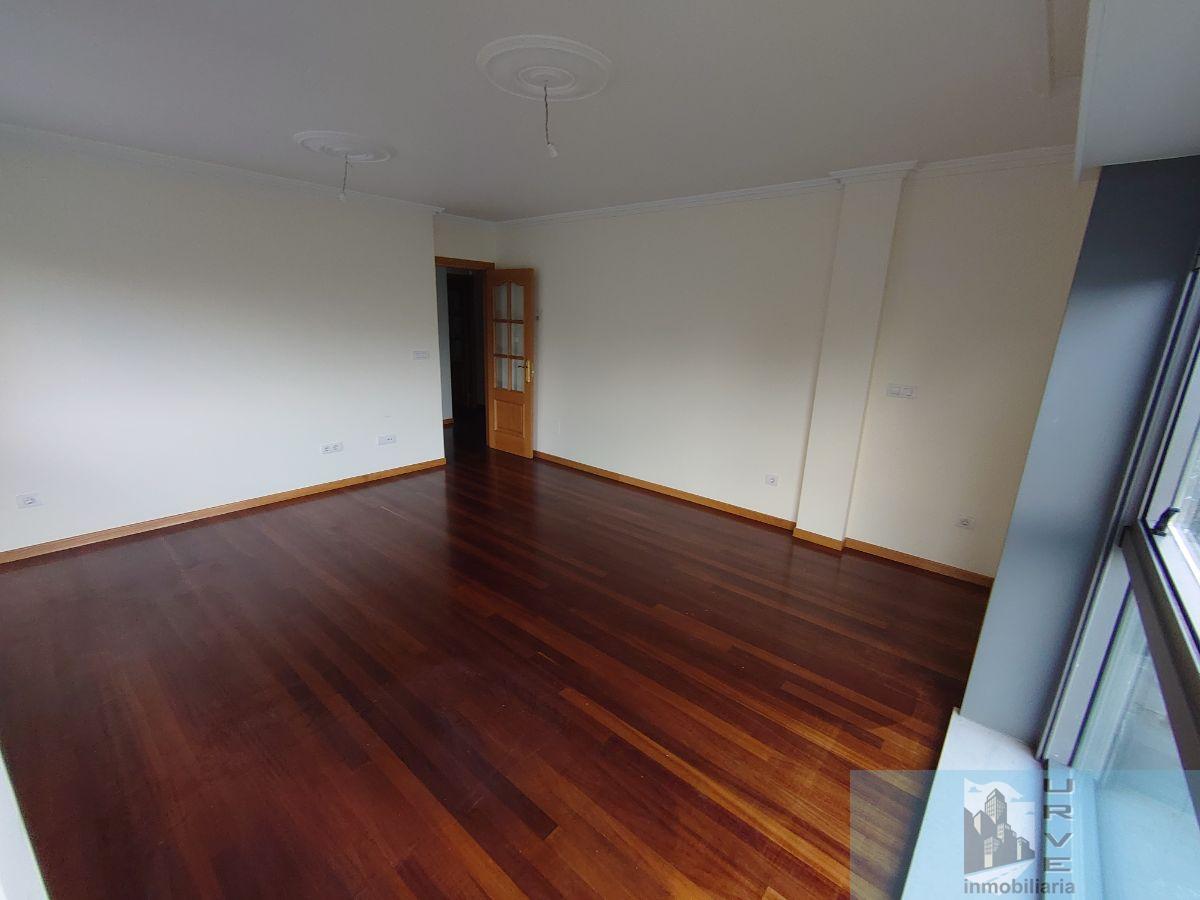 For sale of flat in Santiago de Compostela