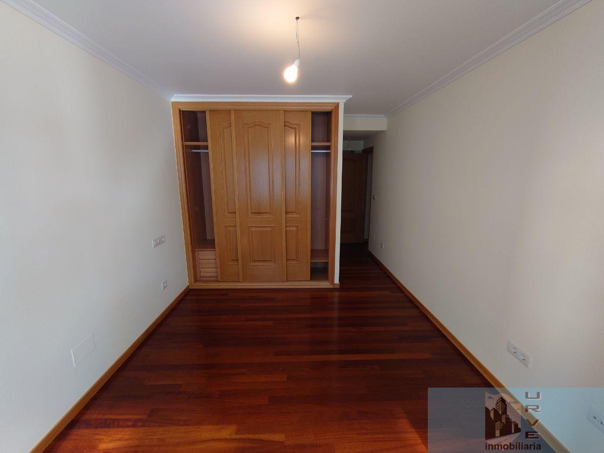 For sale of flat in Santiago de Compostela