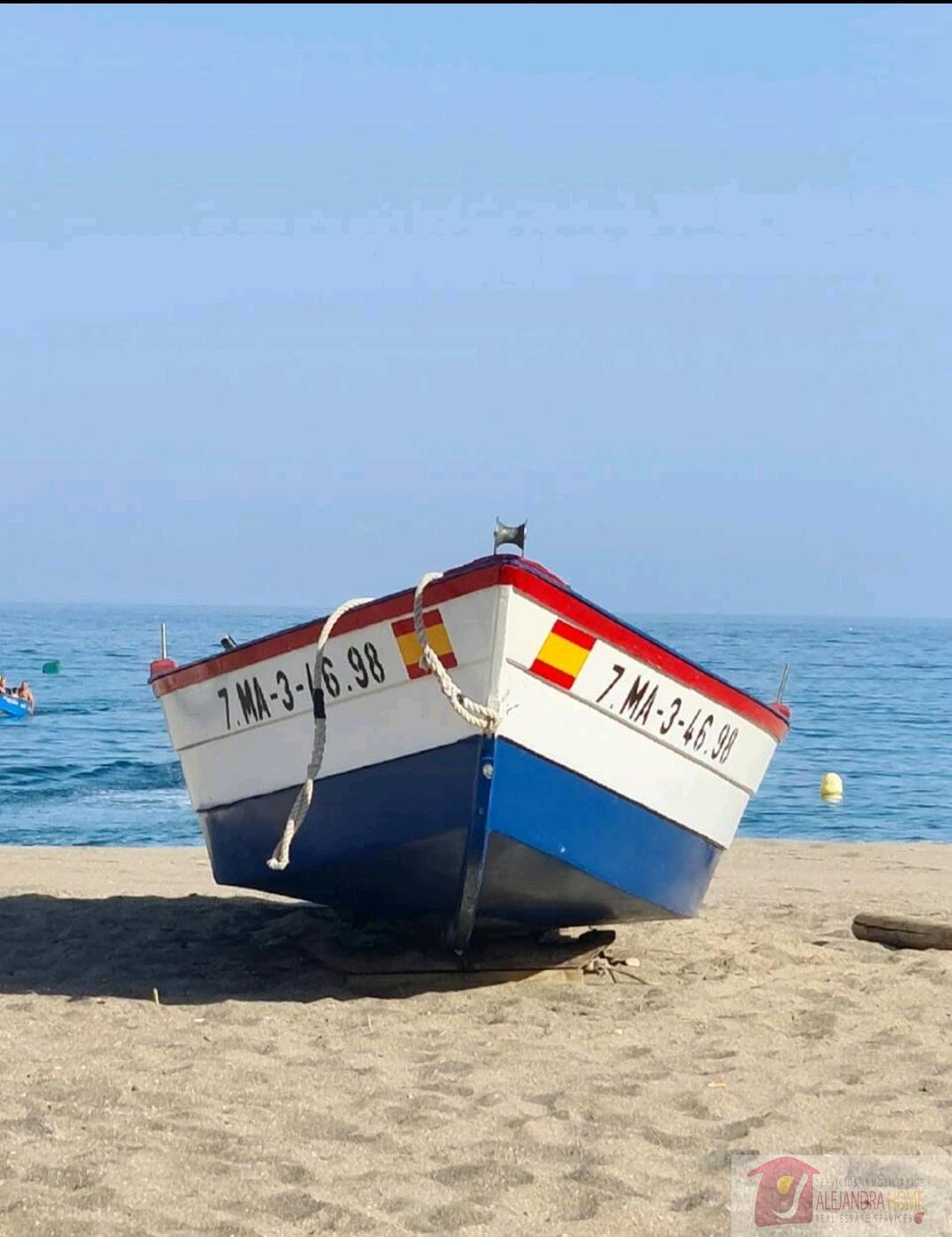 Vuokrata
 from
 huoneisto
 sisään

 Mijas Costa