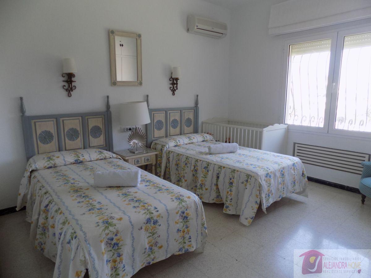 For rent of villa in Fuengirola