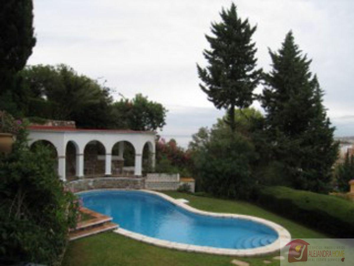 For rent of villa in Fuengirola