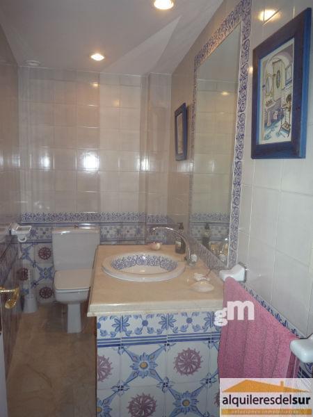 For sale of house in La Linea de la Concepcion