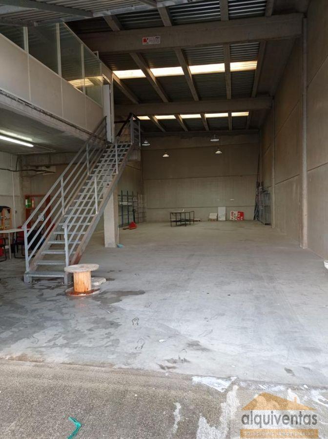 For rent of industrial plant/warehouse in Constantí