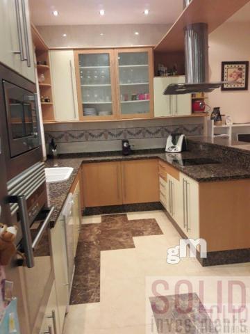 For sale of house in Valencia