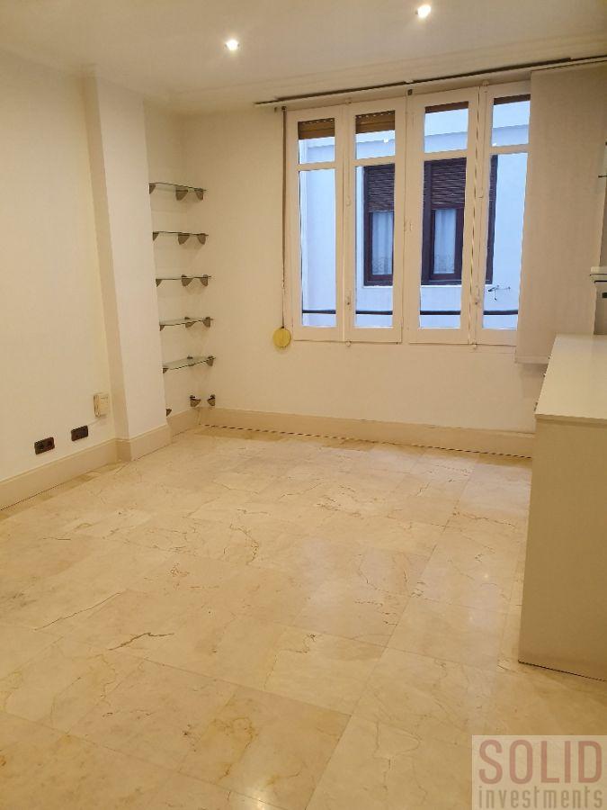 For sale of flat in Valencia