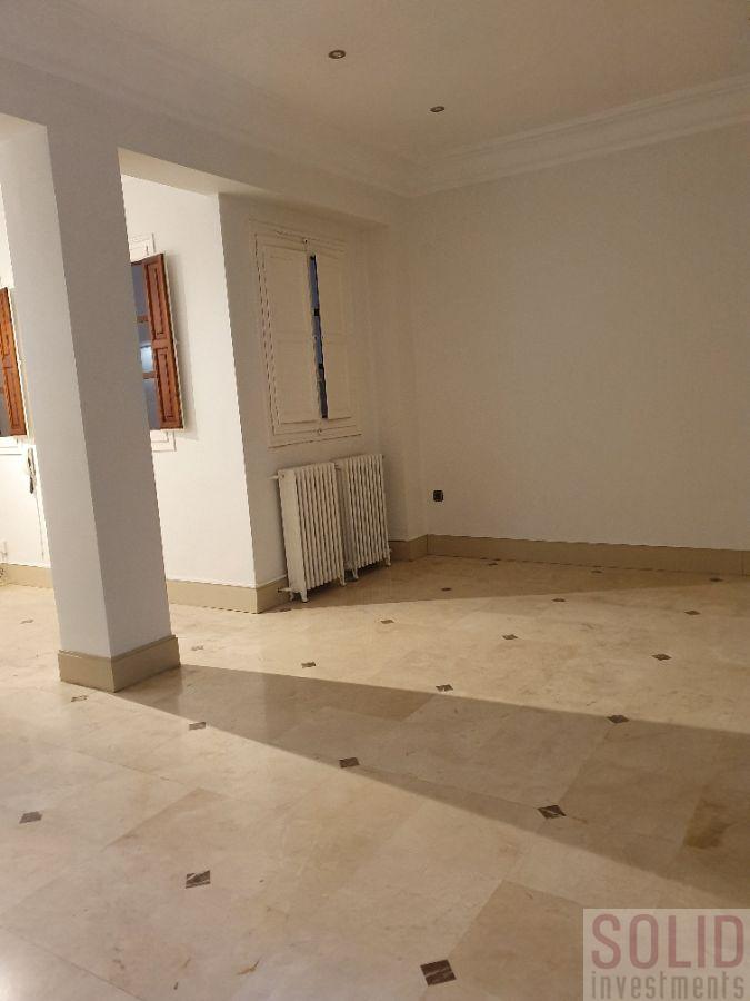 For sale of flat in Valencia