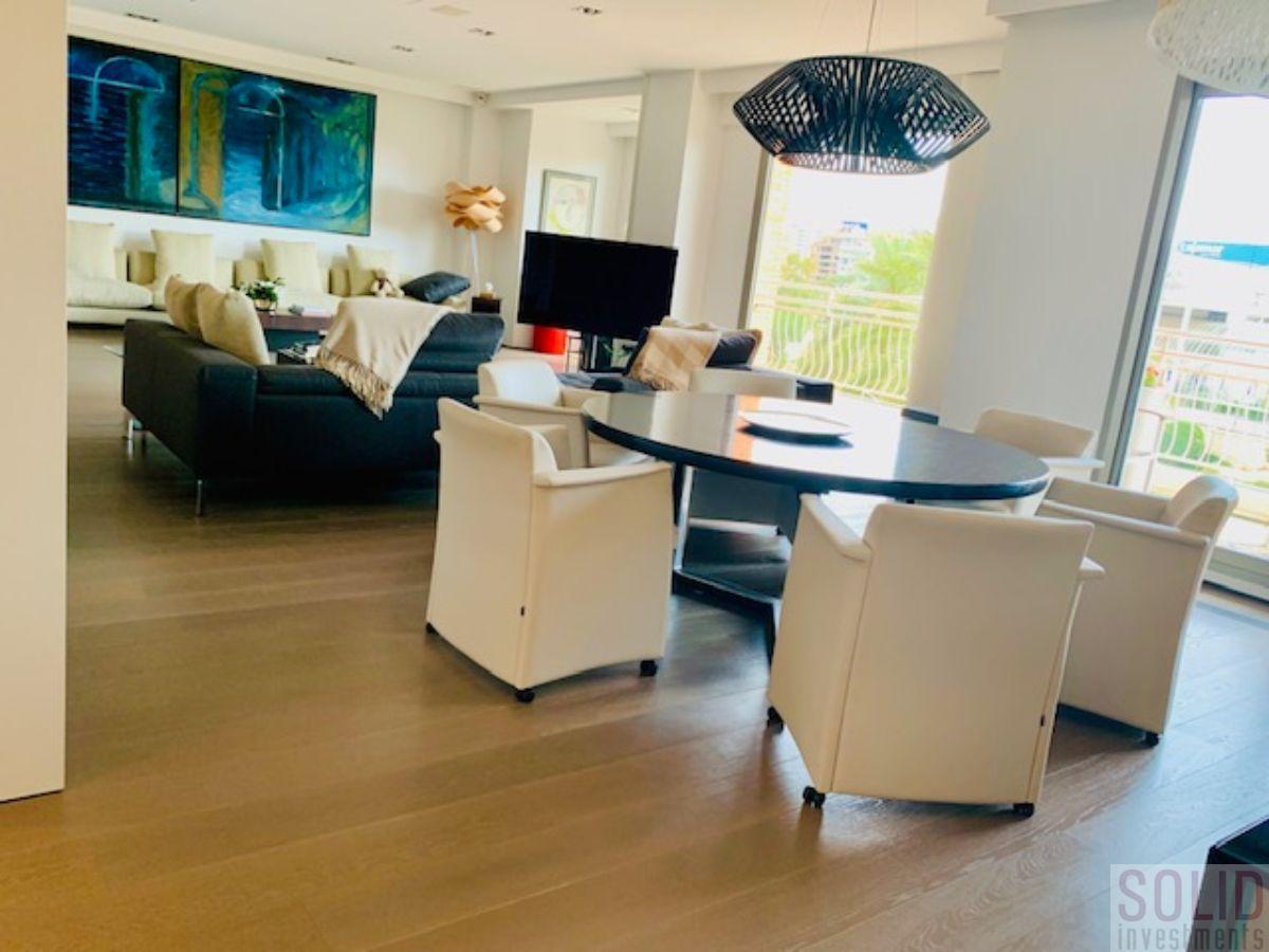 For sale of flat in Valencia