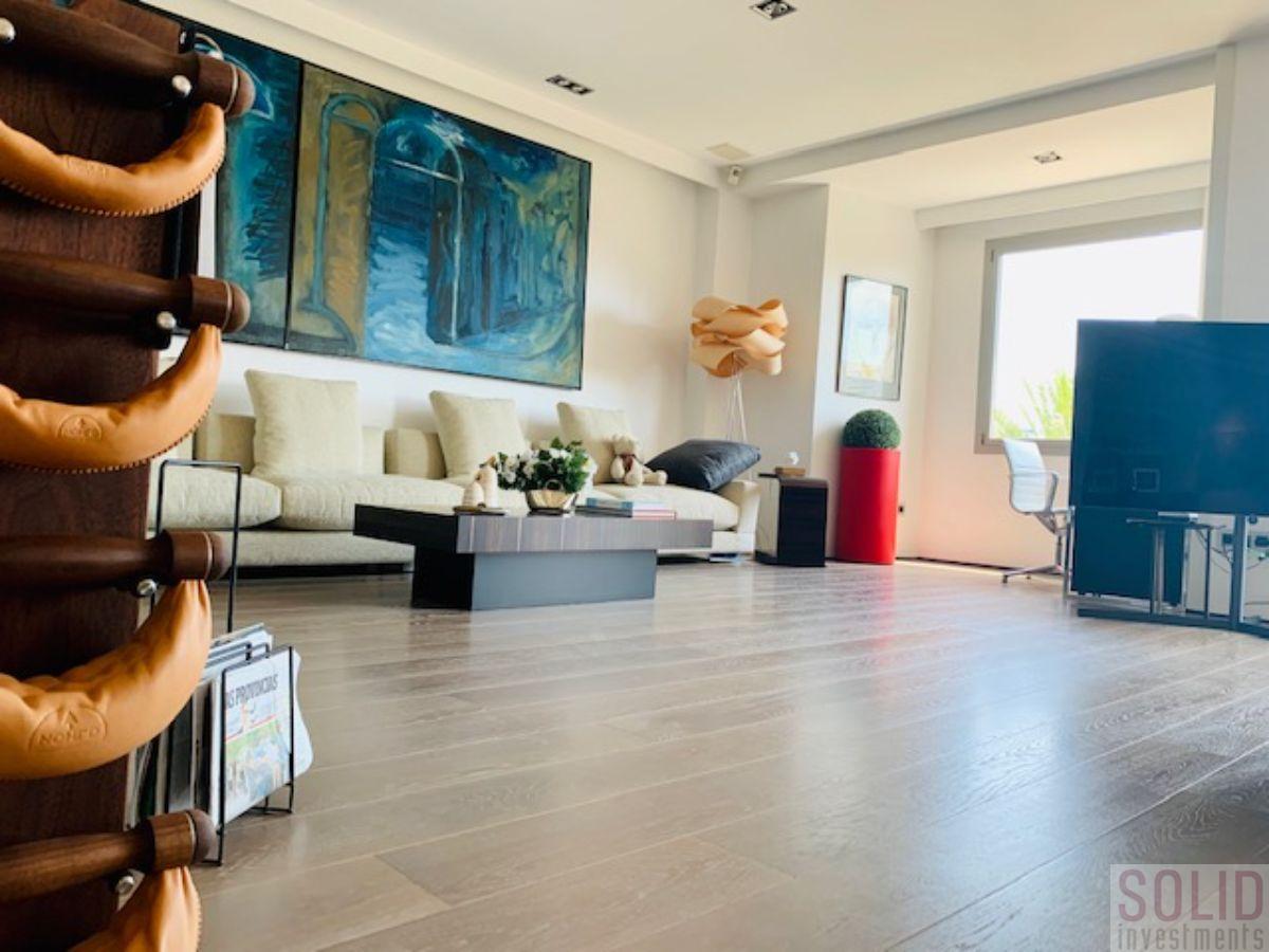 For sale of flat in Valencia
