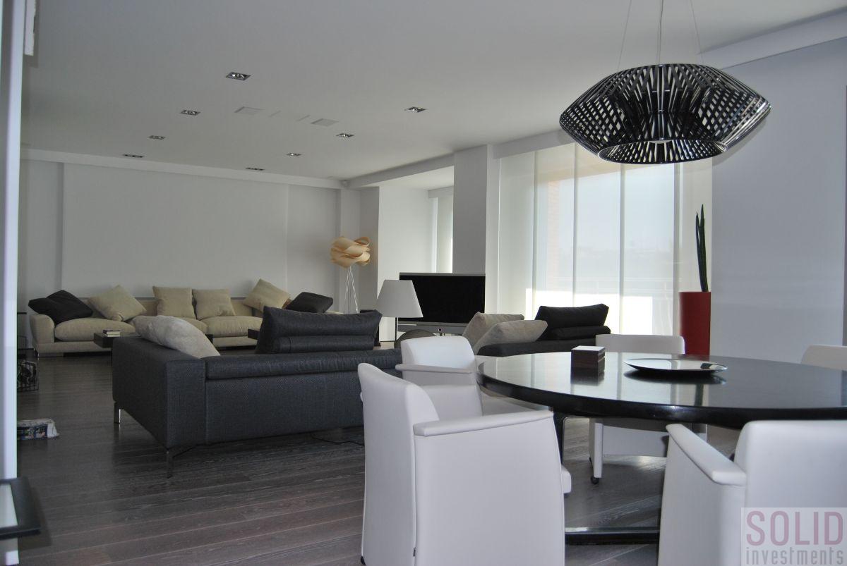 For sale of flat in Valencia