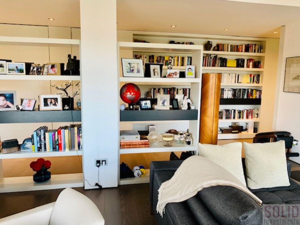 For sale of flat in Valencia