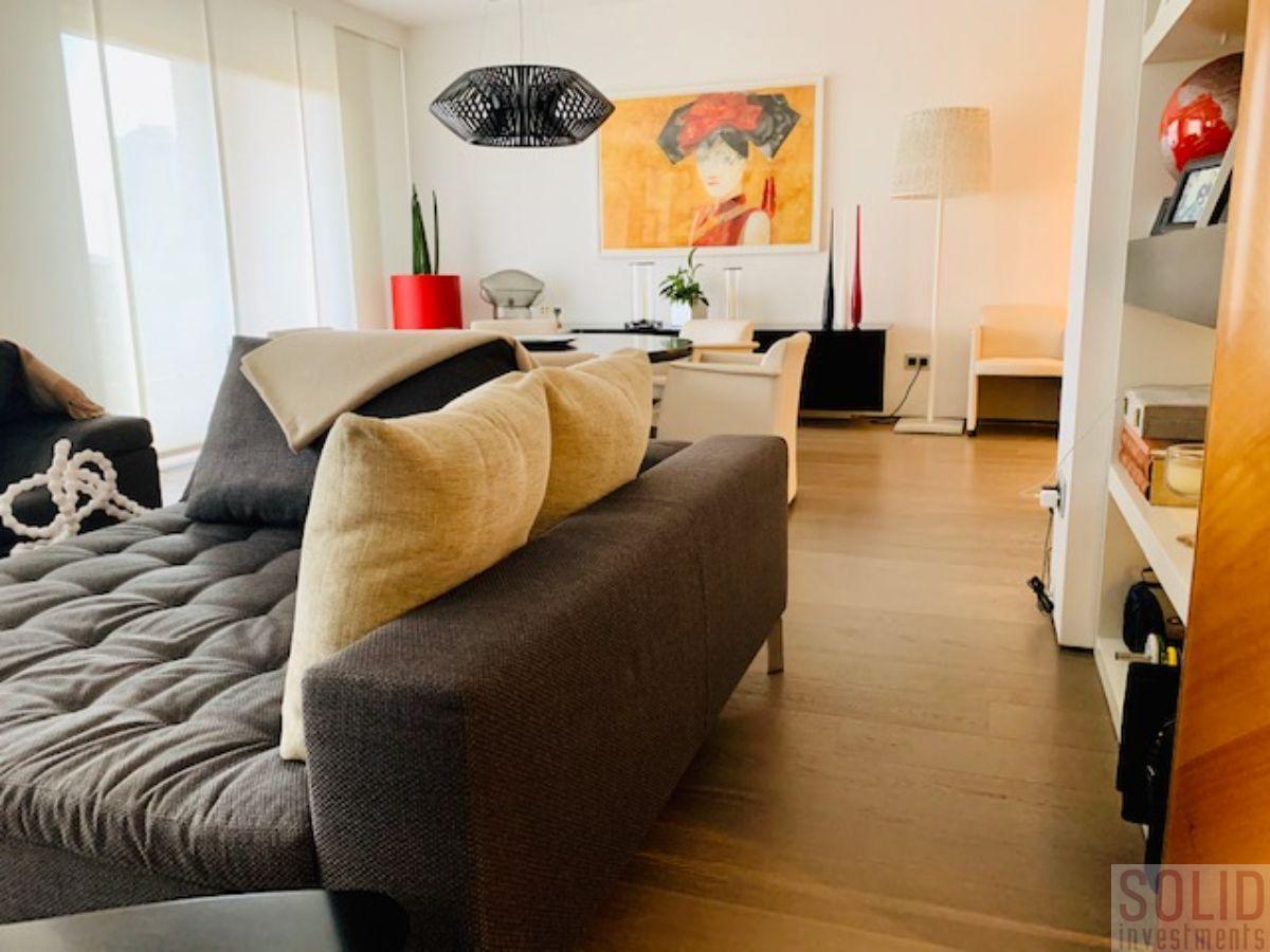 For sale of flat in Valencia