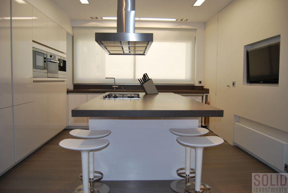 For sale of flat in Valencia