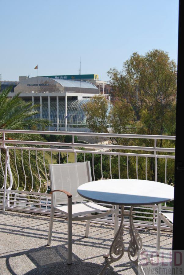 For sale of flat in Valencia