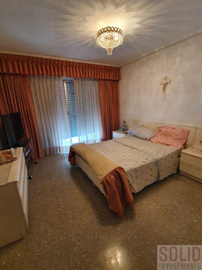 For sale of flat in Valencia