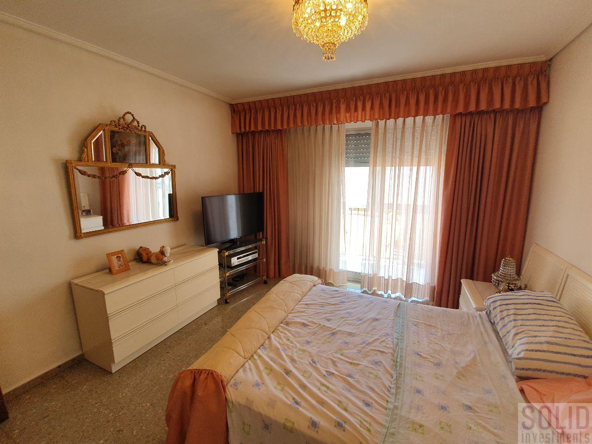 For sale of flat in Valencia