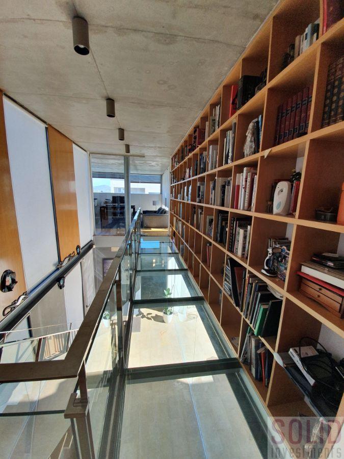 For sale of chalet in Valencia