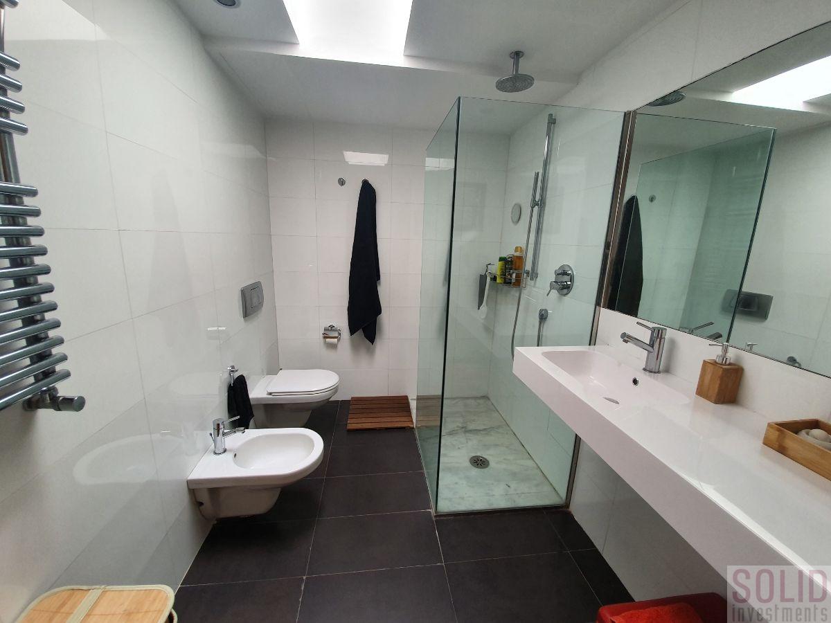 For sale of chalet in Valencia